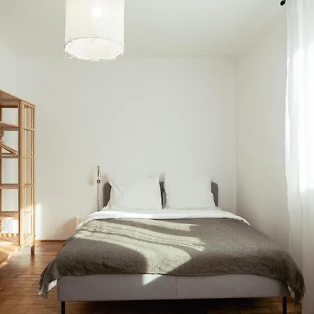 Tuyo Casa Sarabandy * Warsaw
