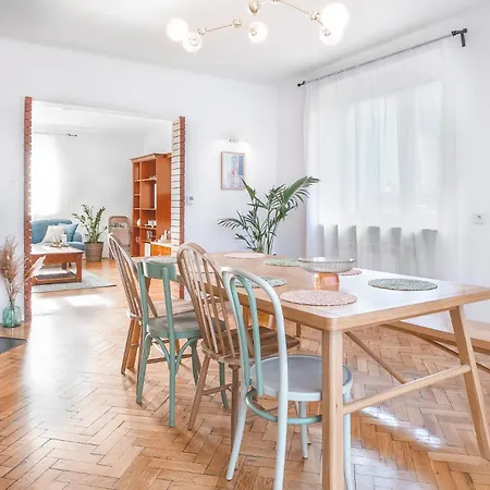 Tuyo Casa Sarabandy Warsaw