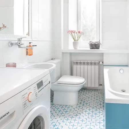 Tuyo Casa Sarabandy * وارسو