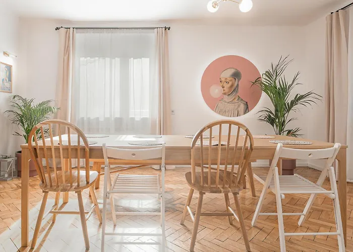 Tuyo Casa Sarabandy Warsaw